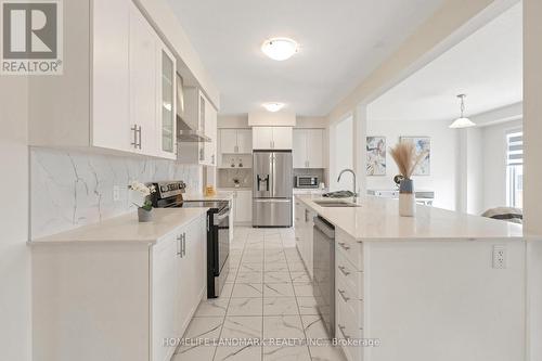 285 Broadacre Drive, Kitchener, ON - Indoor Photo Showing Kitchen With Upgraded Kitchen