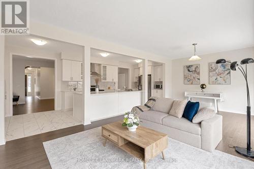 285 Broadacre Drive, Kitchener, ON - Indoor Photo Showing Living Room