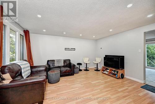 489 Strasburg Road, Kitchener, ON - Indoor