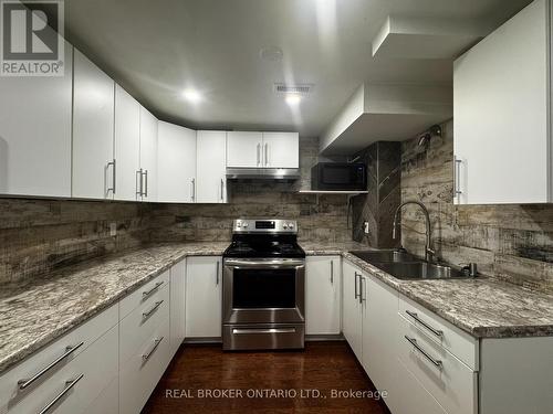 A - 34 Engel Crescent, Barrie, ON - Indoor Photo Showing Kitchen With Double Sink With Upgraded Kitchen