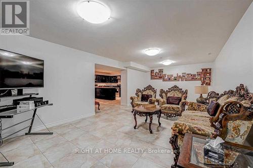 4326 Bridlepath Trail, Mississauga, ON - Indoor Photo Showing Living Room