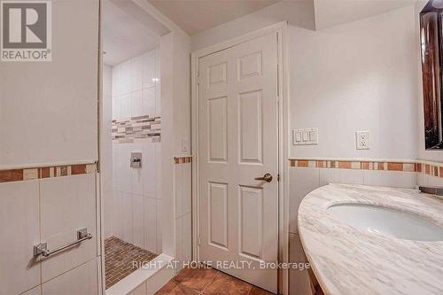 4326 Bridlepath Trail, Mississauga, ON - Indoor Photo Showing Bathroom