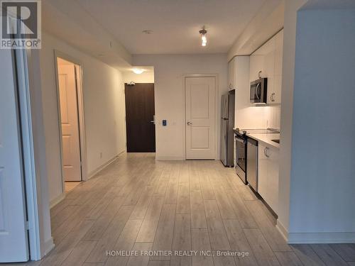 1915 - 4955 Yonge Street, Toronto, ON - Indoor Photo Showing Kitchen