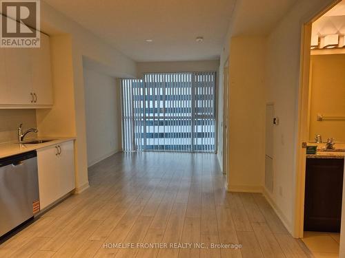 1915 - 4955 Yonge Street, Toronto, ON - Indoor Photo Showing Kitchen