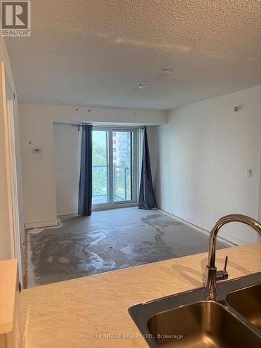 403 - 1346 Danforth Road, Toronto, ON - Indoor Photo Showing Kitchen With Double Sink