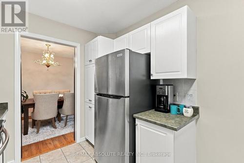 26 Milner Downs Crescent, Ottawa, ON - Indoor Photo Showing Kitchen