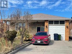 170 GRACEFIELD AVENUE Toronto, ON M6L 1L5
