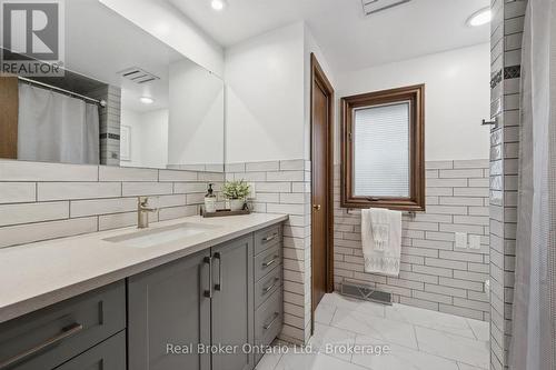 32 Sunset Drive, Woolwich, ON - Indoor Photo Showing Bathroom