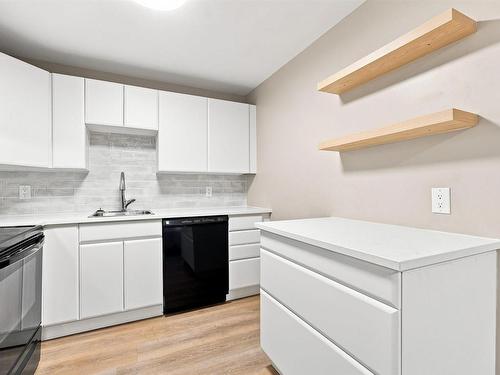 11 6A Rose Way, Dartmouth, NS - Indoor Photo Showing Kitchen