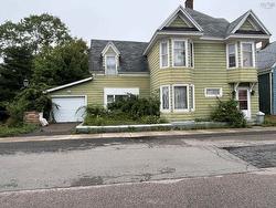 76 Pleasant Street  North Sydney, NS B2A 2M2
