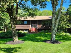 6 Cedar Court  Middle Sackville, NS B4E 3B1