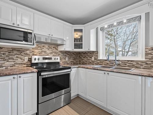 25 Aster Court, Halifax, NS - Indoor Photo Showing Kitchen With Double Sink With Upgraded Kitchen