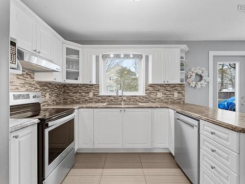 25 Aster Court, Halifax, NS - Indoor Photo Showing Kitchen With Upgraded Kitchen