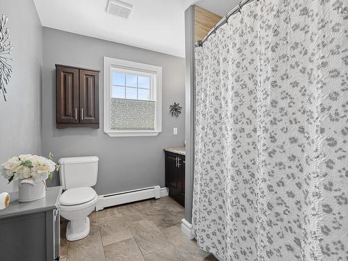 25 Aster Court, Halifax, NS - Indoor Photo Showing Bathroom