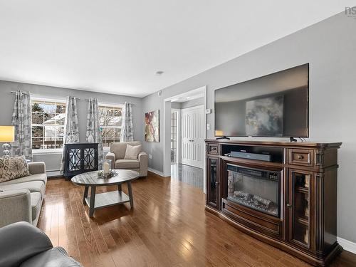 25 Aster Court, Halifax, NS - Indoor Photo Showing Living Room