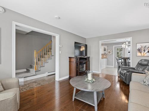 25 Aster Court, Halifax, NS - Indoor Photo Showing Living Room