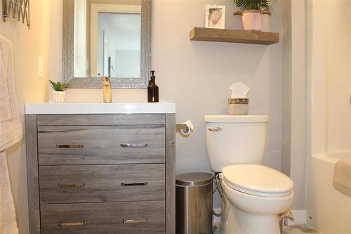 Vanity in the ensuite. - 7 Dalvik Road, Gimli Rm, MB - Indoor Photo Showing Bathroom