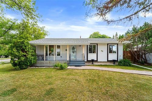 86 Inwood Crescent  Winnipeg, MB R2Y 1A3