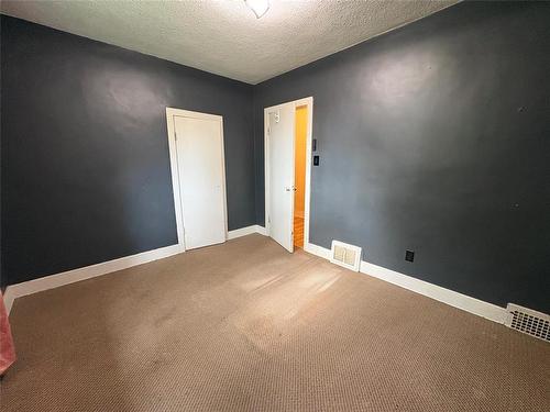 511 Laurier Avenue, Killarney, MB - Indoor Photo Showing Other Room