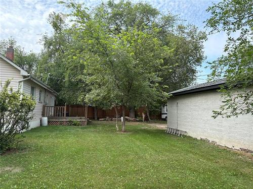 511 Laurier Avenue, Killarney, MB - Outdoor