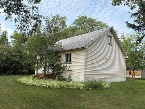 511 Laurier Avenue, Killarney, MB - Outdoor