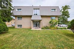 15 - 90 WOODLAWN ROAD  Welland (N. Welland), ON L3C 3J5