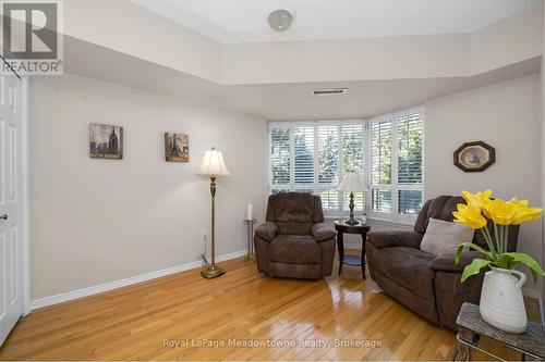 210 - 2075 Amherst Heights Drive, Burlington (Brant Hills), ON - Indoor Photo Showing Living Room