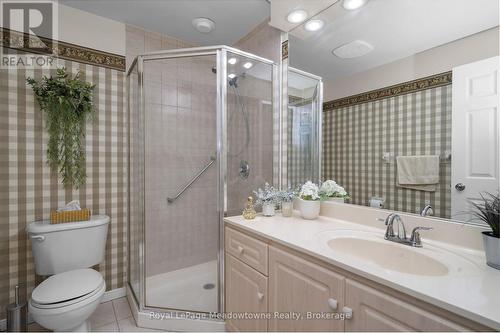 210 - 2075 Amherst Heights Drive, Burlington (Brant Hills), ON - Indoor Photo Showing Bathroom