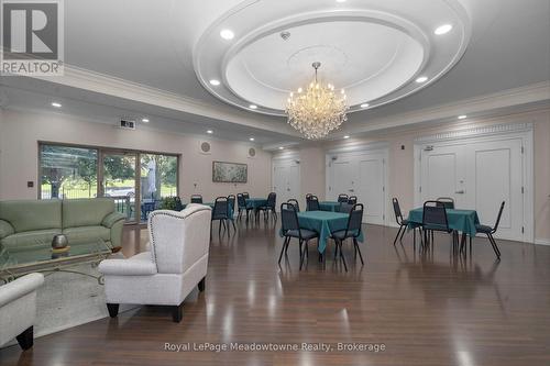 210 - 2075 Amherst Heights Drive, Burlington (Brant Hills), ON - Indoor Photo Showing Living Room