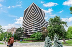 704/705-10 Avoca Avenue Toronto, ON M4T 2B7