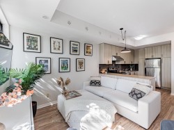 60-68 Winston Park Boulevard  Toronto, ON M3K 1C3