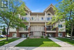 J - 221 CRESTWAY DRIVE Ottawa, ON K2G 0A9