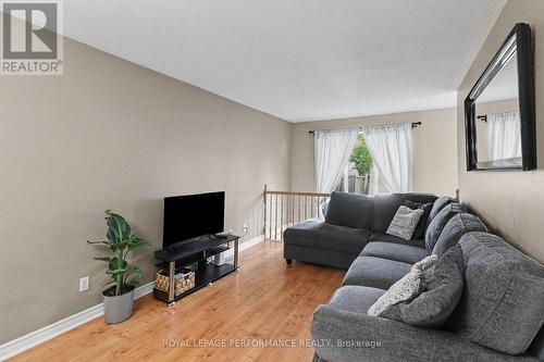 757 Nesting Way, Ottawa, ON - Indoor Photo Showing Living Room