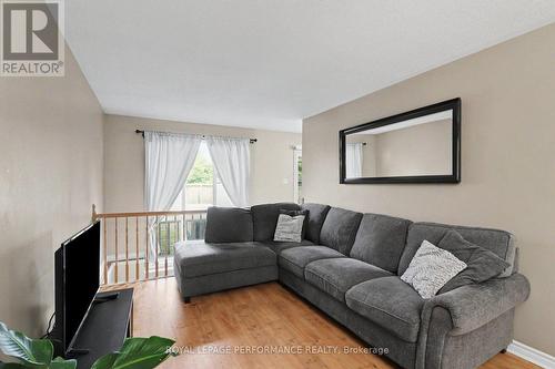 757 Nesting Way, Ottawa, ON - Indoor Photo Showing Living Room