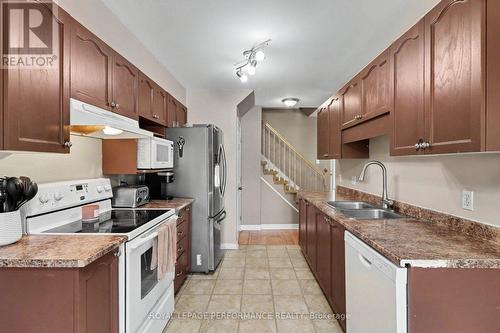 757 Nesting Way, Ottawa, ON - Indoor Photo Showing Kitchen With Double Sink