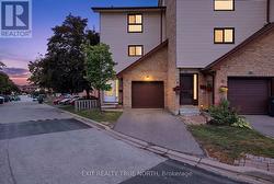 73 COLLINS CRESCENT Brampton, ON L6V 3N1