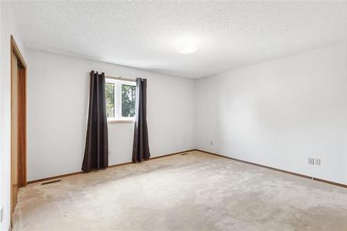 74 Budden Dr, Winnipeg, MB - Indoor Photo Showing Other Room