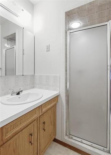 74 Budden Dr, Winnipeg, MB - Indoor Photo Showing Bathroom