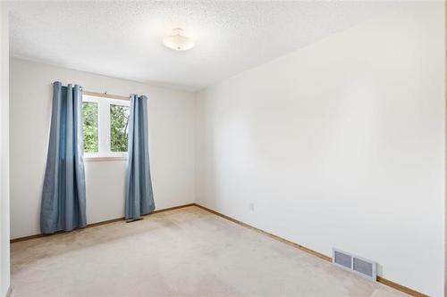 74 Budden Dr, Winnipeg, MB - Indoor Photo Showing Other Room