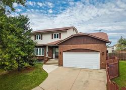 74 Budden DR  Winnipeg, MB R2K 4C3