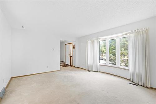 74 Budden Dr, Winnipeg, MB - Indoor Photo Showing Other Room