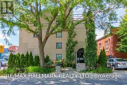7 - 6 BARTLETT AVENUE Toronto, ON M6H 3E8
