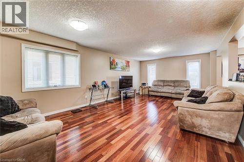 124 Udvari Crescent, Kitchener, ON - Indoor Photo Showing Living Room