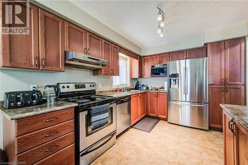 124 Udvari Crescent, Kitchener, ON - Indoor Photo Showing Kitchen With Stainless Steel Kitchen