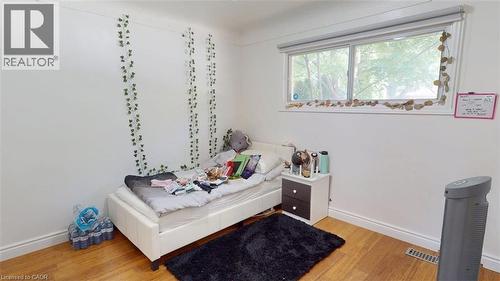 56 Lower Horning Road, Hamilton, ON - Indoor Photo Showing Bedroom