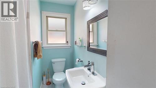 56 Lower Horning Road, Hamilton, ON - Indoor Photo Showing Bathroom