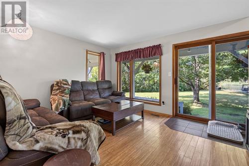 1 Eagle Dr, Desbarats, ON - Indoor Photo Showing Living Room