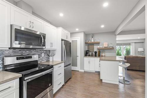 31 Werrell Cr, Winnipeg, MB - Indoor Photo Showing Kitchen With Upgraded Kitchen