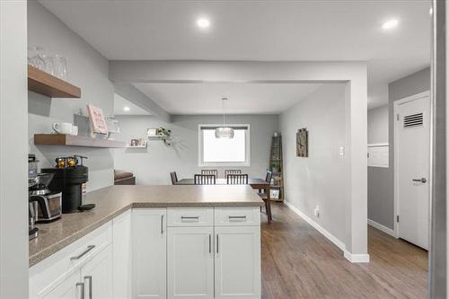 31 Werrell Cr, Winnipeg, MB - Indoor Photo Showing Kitchen