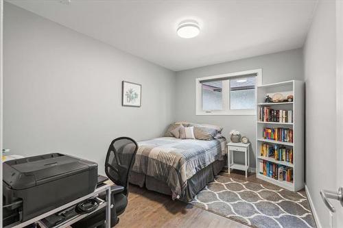 31 Werrell Cr, Winnipeg, MB - Indoor Photo Showing Bedroom